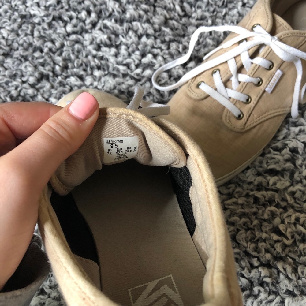 Vans - Picture 4 of 5